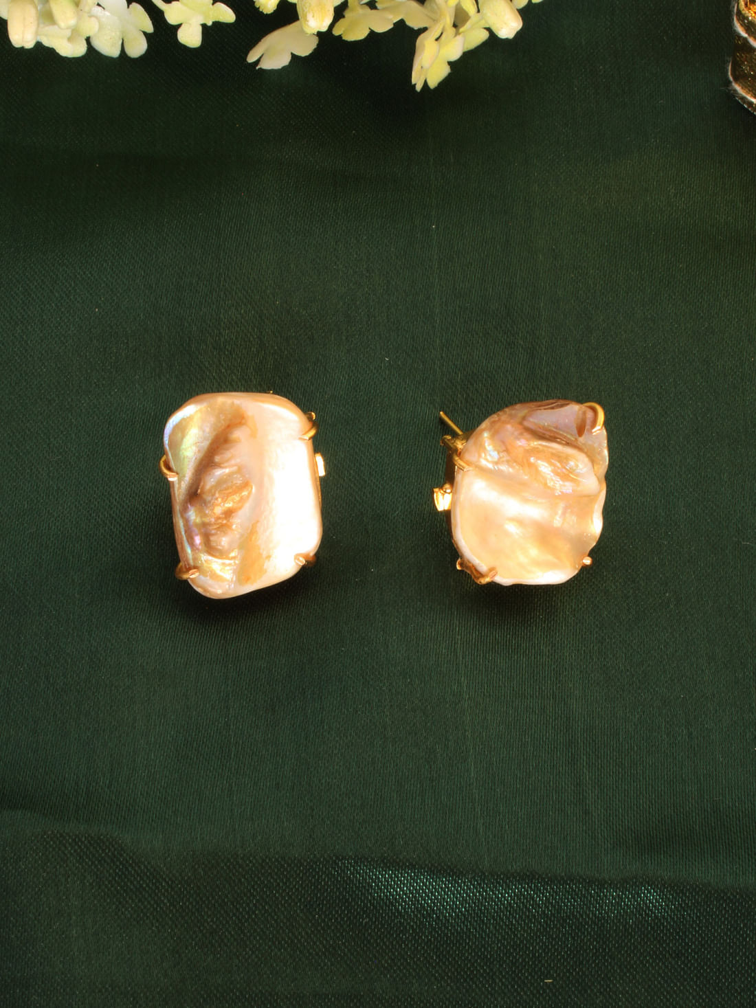 Golden Color Mop Earring
