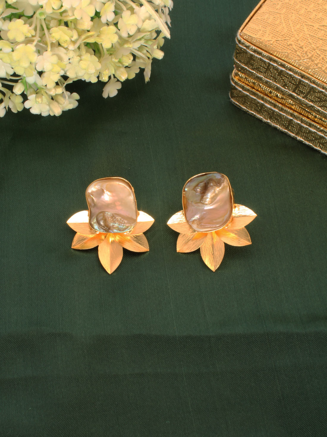 Golden Color Mop Earring