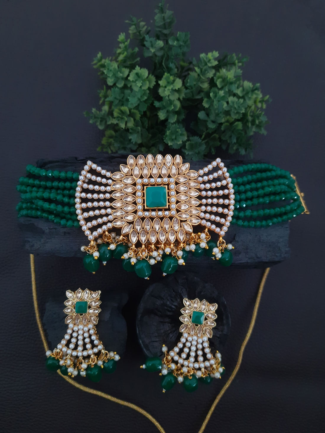 Green Color Kundan Necklace Set