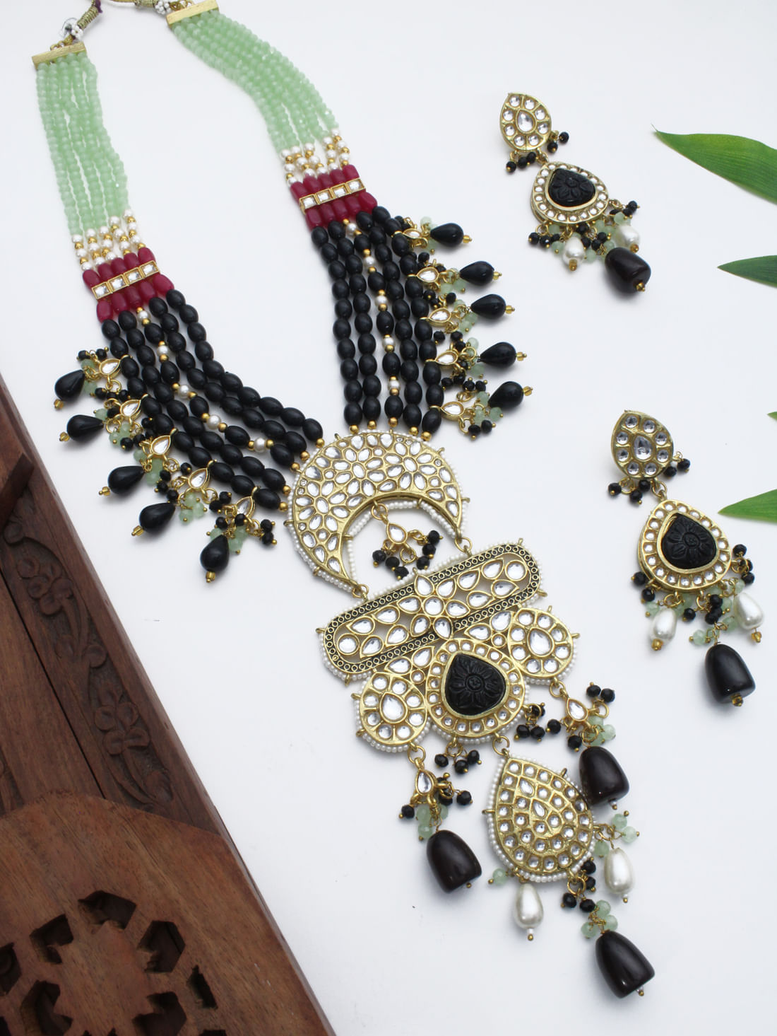 Black Color Kundan Necklace Set