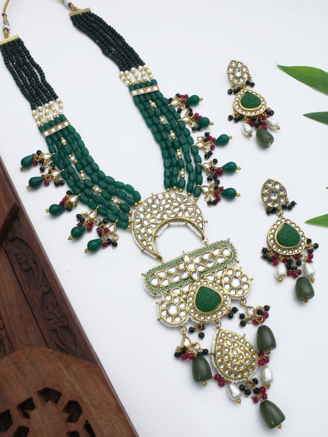 Green  Color Kundan Necklace Set
